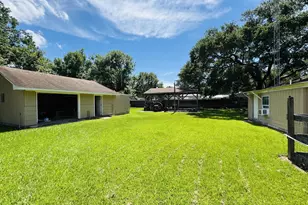 4012 Hillcrest St, Liberty, TX 77575 - Photo 17