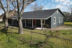 407 N Amthor St, Bellville, TX 77418 - Photo 17