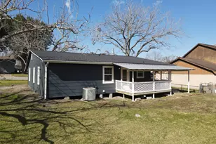 407 N Amthor St, Bellville, TX 77418 - Photo 15