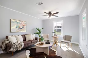 407 N Amthor St, Bellville, TX 77418 - Photo 5