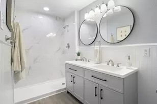 407 N Amthor St, Bellville, TX 77418 - Photo 9