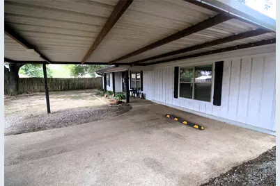 1319 N Tammye Lane W, Madisonville, TX 77864 - Photo 5