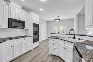 3002 Pine Chase Dr, Montgomery, TX 77356 - Photo 19