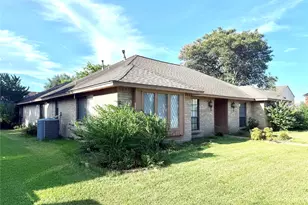 9002 Sabastian Dr, Houston, TX 77083 - Photo 3
