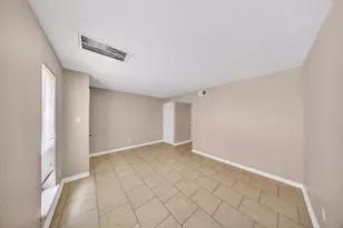 1715 Moritz Dr, Houston, TX 77055 - Photo 11