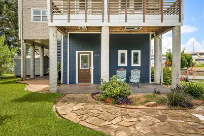 814 Hall Avenue, Seabrook, TX 77586 - Photo 3