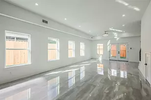 5014 Creekmont Dr, Houston, TX 77091 - Photo 5
