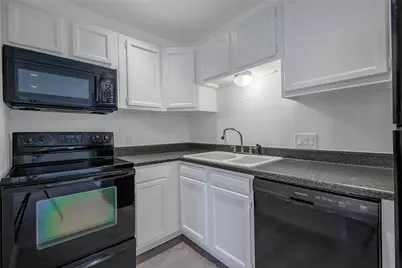 3400 Timmons Lane #32, Houston, TX 77027 - Photo 7
