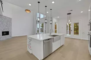 8558 Ridgepoint Dr, Houston, TX 77055 - Photo 17