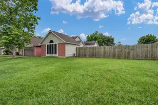 3 Chuckwagon Ct, Angleton, TX 77515 - Photo 3