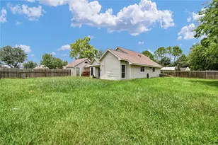 3 Chuckwagon Ct, Angleton, TX 77515 - Photo 25