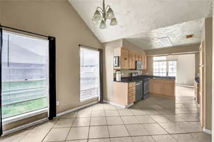 3 Chuckwagon Ct, Angleton, TX 77515 - Photo 11