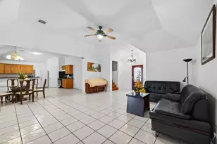 9927 Glenkirk Dr, Houston, TX 77089 - Photo 5
