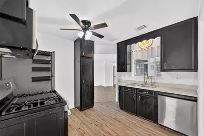 9858 Sageaspen Lane, Houston, TX 77089 - Photo 7
