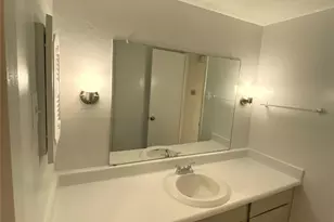 2822 S Bartell Dr, Houston, TX 77054 - Photo 9