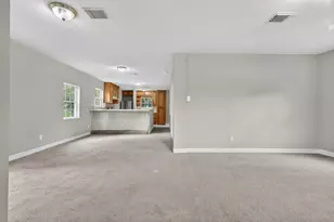 1315 E 33rd St, Houston, TX 77022 - Photo 9