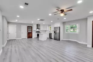 203 22nd Ave N, Texas City, TX 77590 - Photo 3