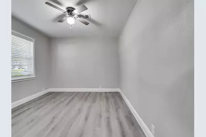 203 22nd Avenue N, Texas City, TX 77590 - Photo 13