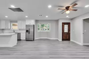 203 22nd Ave N, Texas City, TX 77590 - Photo 5