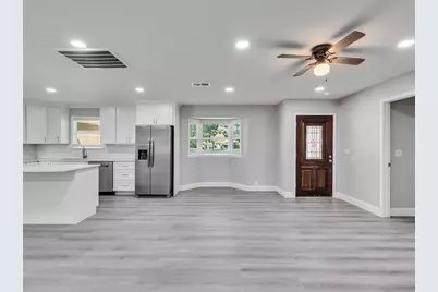 203 22nd Avenue N, Texas City, TX 77590 - Photo 5