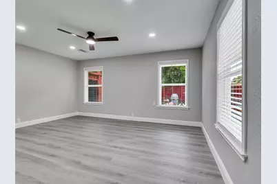 203 22nd Avenue N, Texas City, TX 77590 - Photo 9