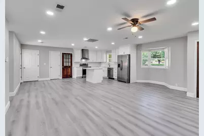 203 22nd Avenue N, Texas City, TX 77590 - Photo 3