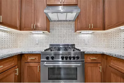 28 Riva Row, Spring, TX 77380 - Photo 13