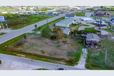 1712 Hwy 87, Crystal Beach, TX 77650 - Photo 37