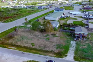 1712 Hwy 87, Crystal Beach, TX 77650 - Photo 37