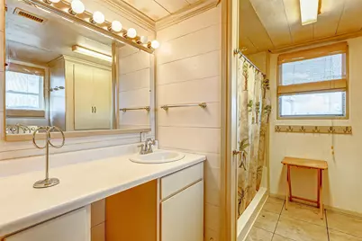 1712 Hwy 87, Crystal Beach, TX 77650 - Photo 23