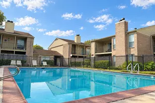 700 Thicket Ln, Houston, TX 77079 - Photo 11