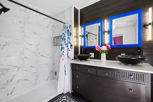 101 W Larkspur Dr, Hillcrest Village, TX 77511 - Photo 11