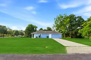 609 Washington Ave, Anahuac, TX 77514 - Photo 3