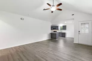 609 Washington Ave, Anahuac, TX 77514 - Photo 11