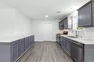 609 Washington Ave, Anahuac, TX 77514 - Photo 17