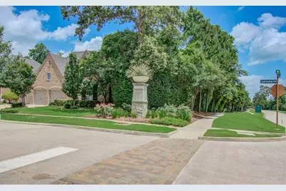 10202 S Goshawk Trail, Conroe, TX 77385 - Photo 3