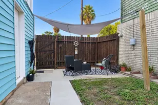 4417 Ave O 1/2, Galveston, TX 77550 - Photo 3