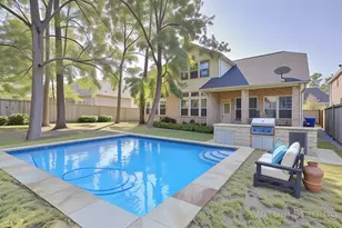 70 S Almondell Cir, The Woodlands, TX 77354 - Photo 31