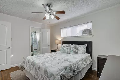 4727 W Alabama Street W #2201, Houston, TX 77027 - Photo 5