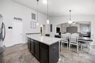 712 Rim Water Dr, Alvin, TX 77511 - Photo 7