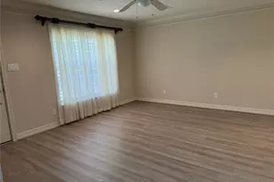 2402 Cypress St, Galveston, TX 77551 - Photo 3