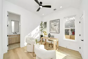 1601 W 25th St, Houston, TX 77008 - Photo 5