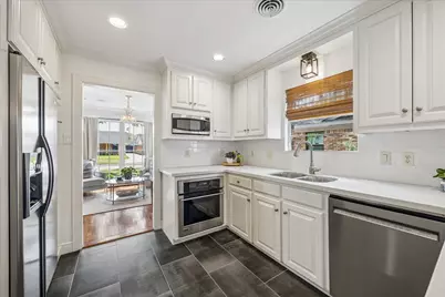 7614 Highmeadow Drive, Houston, TX 77063 - Photo 17