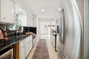 13050 Trail Hollow Dr, Houston, TX 77079 - Photo 11