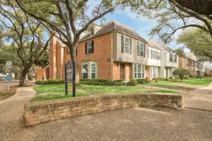 13050 Trail Hollow Dr, Houston, TX 77079 - Photo 33