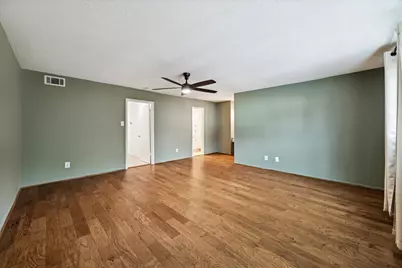13050 Trail Hollow Drive, Houston, TX 77079 - Photo 23