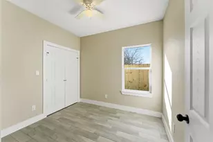 9722 Tuffly St, Houston, TX 77029 - Photo 13