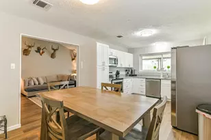 9902 Wren St, La Porte, TX 77571 - Photo 15