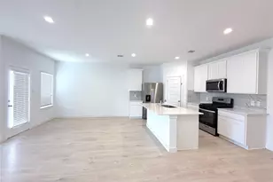 31722 Margaret Woods Ln, Fulshear, TX 77423 - Photo 5