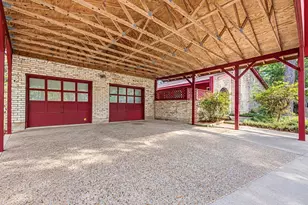 3774 Spring Dr, Huntsville, TX 77340 - Photo 3